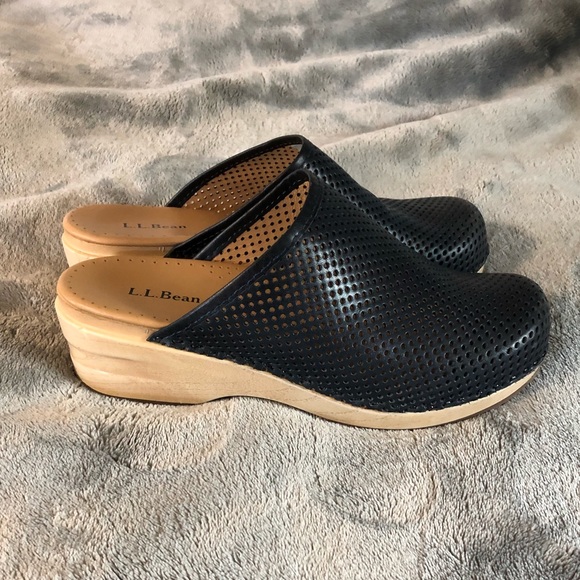SOLD!! L.L. Bean Slip on Mules Black Clogs - Picture 4 of 4